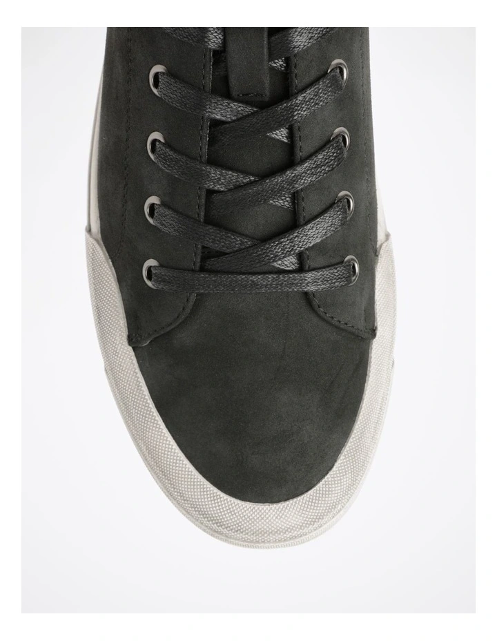 Howie Sneaker in Black