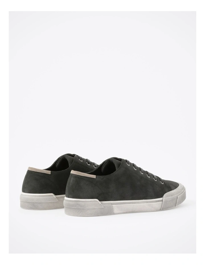 Howie Sneaker in Black