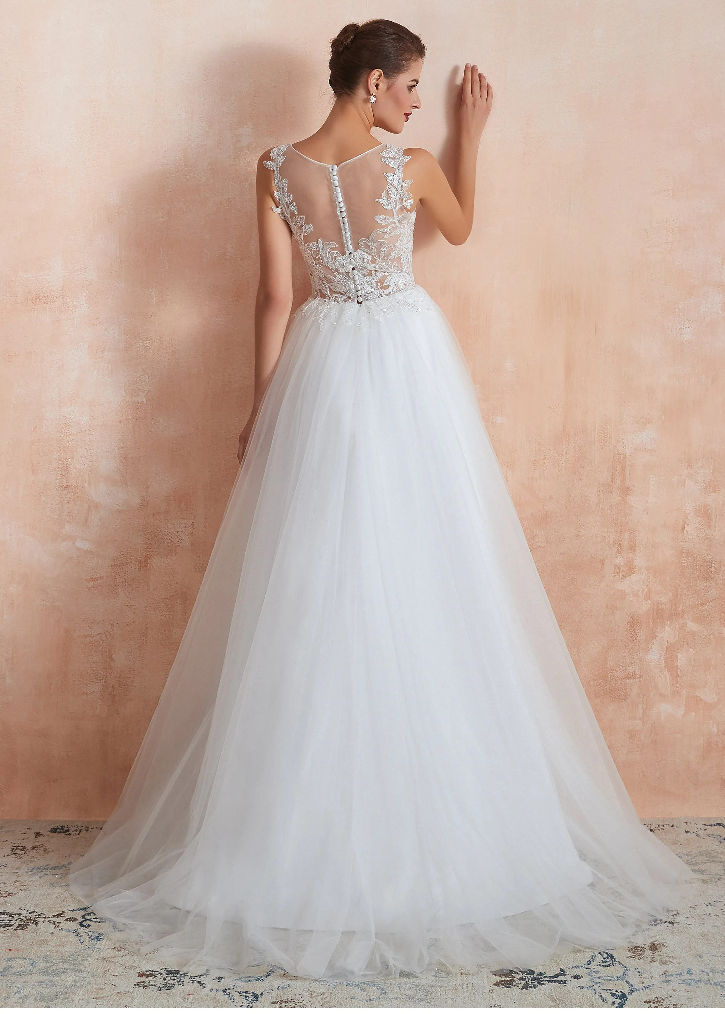 Sleeveless Lace Wedding Dress with Tulle Skirt EN3402