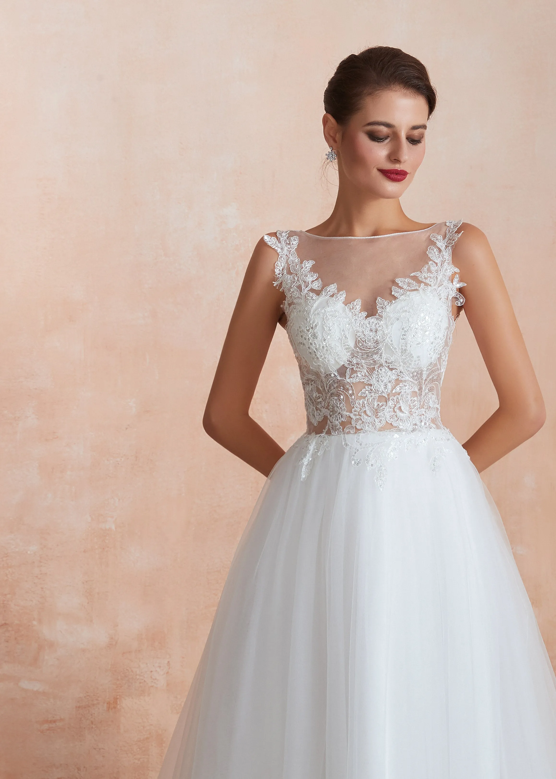 Sleeveless Lace Wedding Dress with Tulle Skirt EN3402