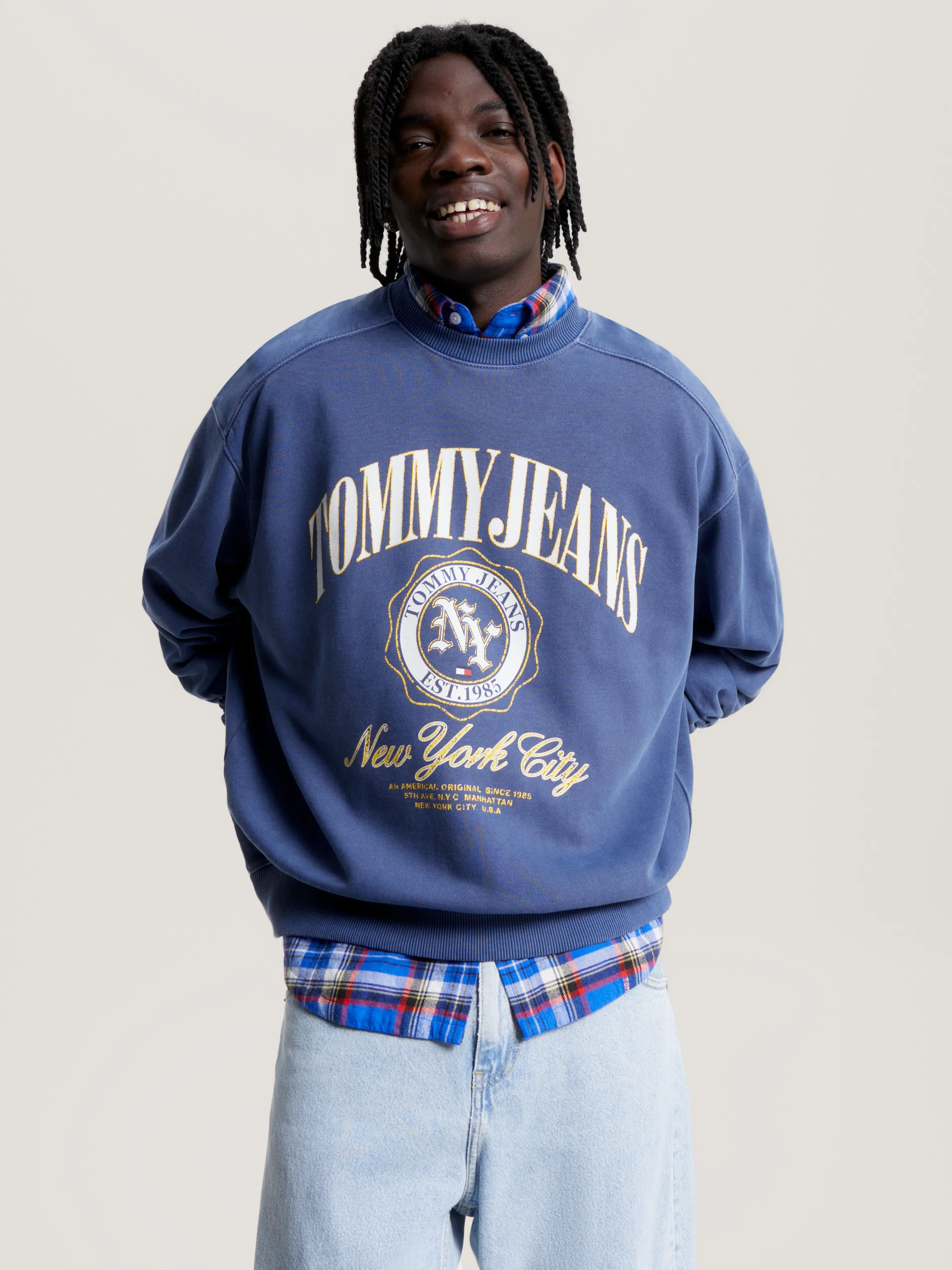 Varsity Logo Boxy Fit Sweatshirt | Sweatshirts & Hoodies | Tommy Jeans