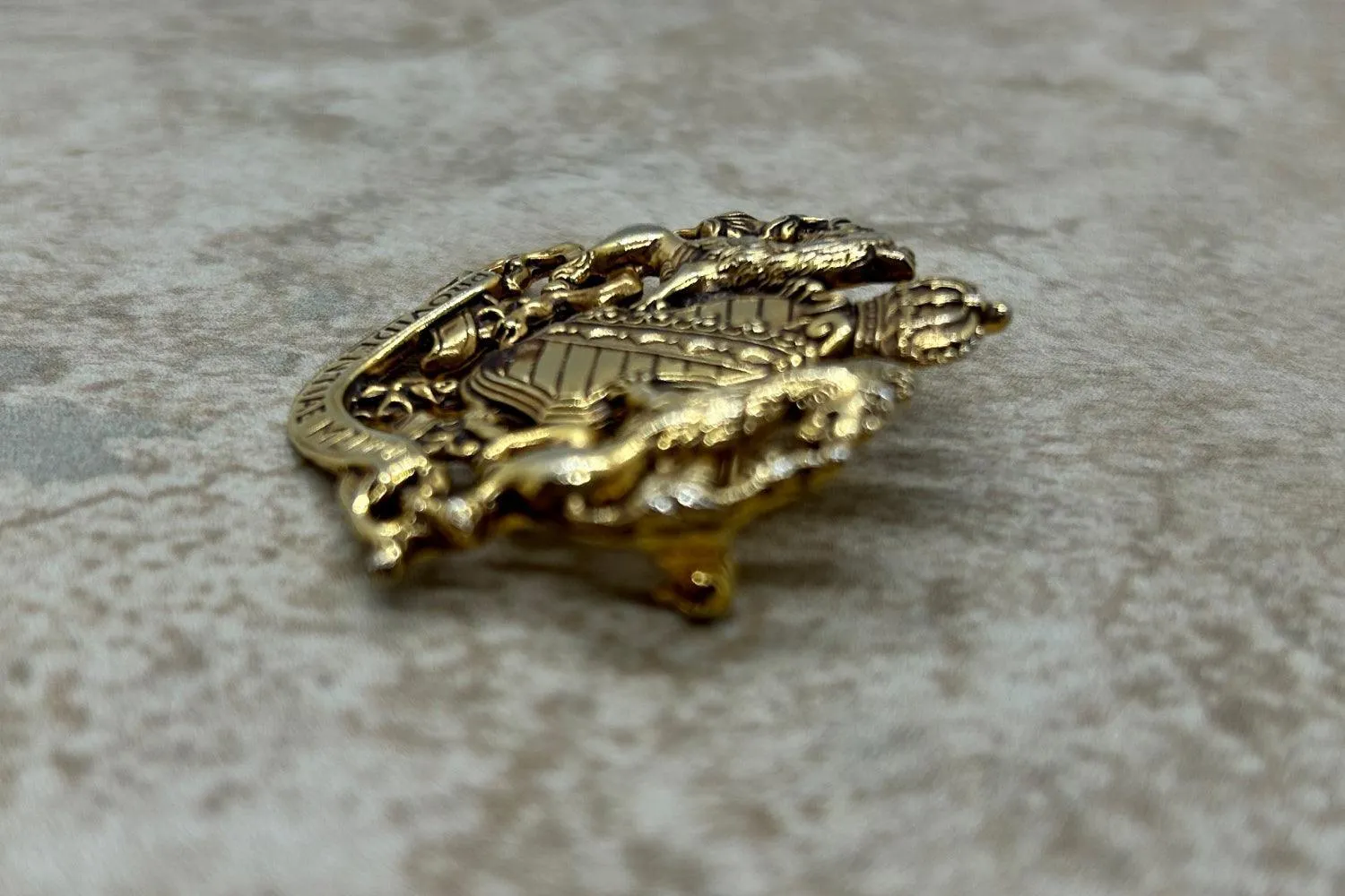 Vintage Paquetta Gold Coat of Arms Providentiae Memor Brooch